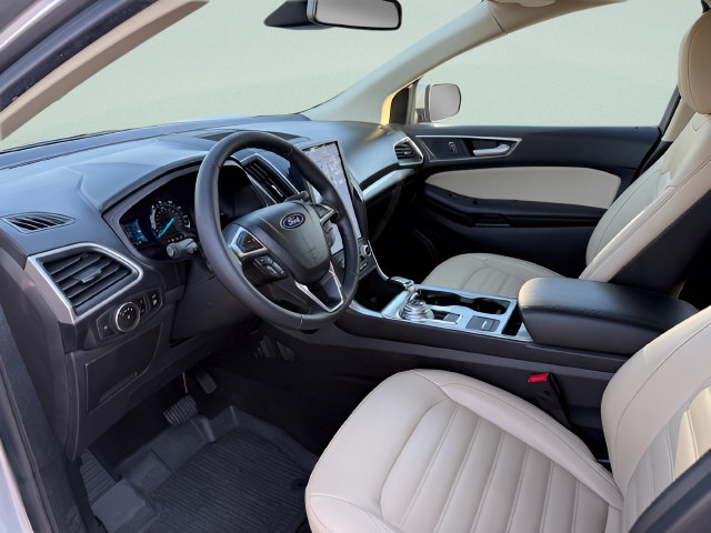 Used 2023 Ford Edge SEL AWD/4WD image 4