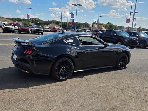 New 2026 Ford Mustang GT w/ GT Performance Package RWD image 9