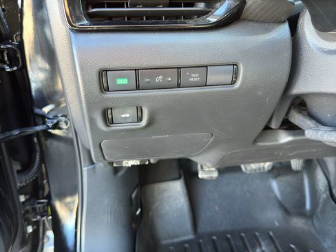 Used 2022 Nissan Sentra SV FWD image 11