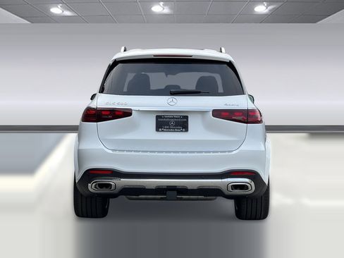 New 2026 Mercedes-Benz GLS 580 4MATIC image 9
