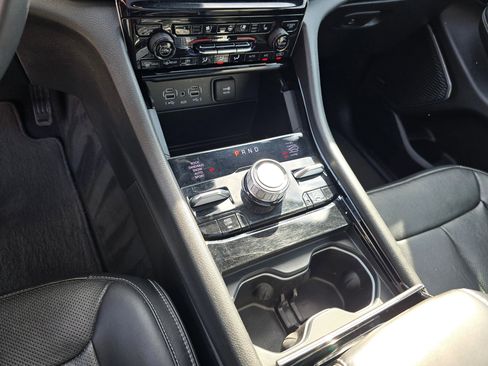 Used 2024 Jeep Grand Cherokee Overland AWD/4WD image 59
