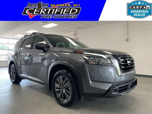 Used 2022 Nissan Pathfinder SV FWD image 1