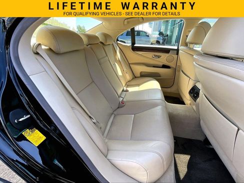 Used 2013 Lexus LS 460 w/ Comfort Pkg RWD image 23
