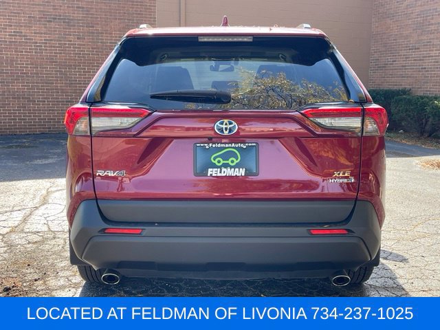 Used 2022 Toyota RAV4 XLE Premium AWD/4WD image 4