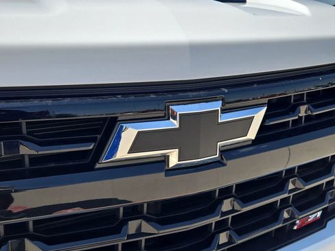 Used 2024 Chevrolet Silverado 1500 LT Trail Boss w/ Convenience Package II AWD/4WD image 10