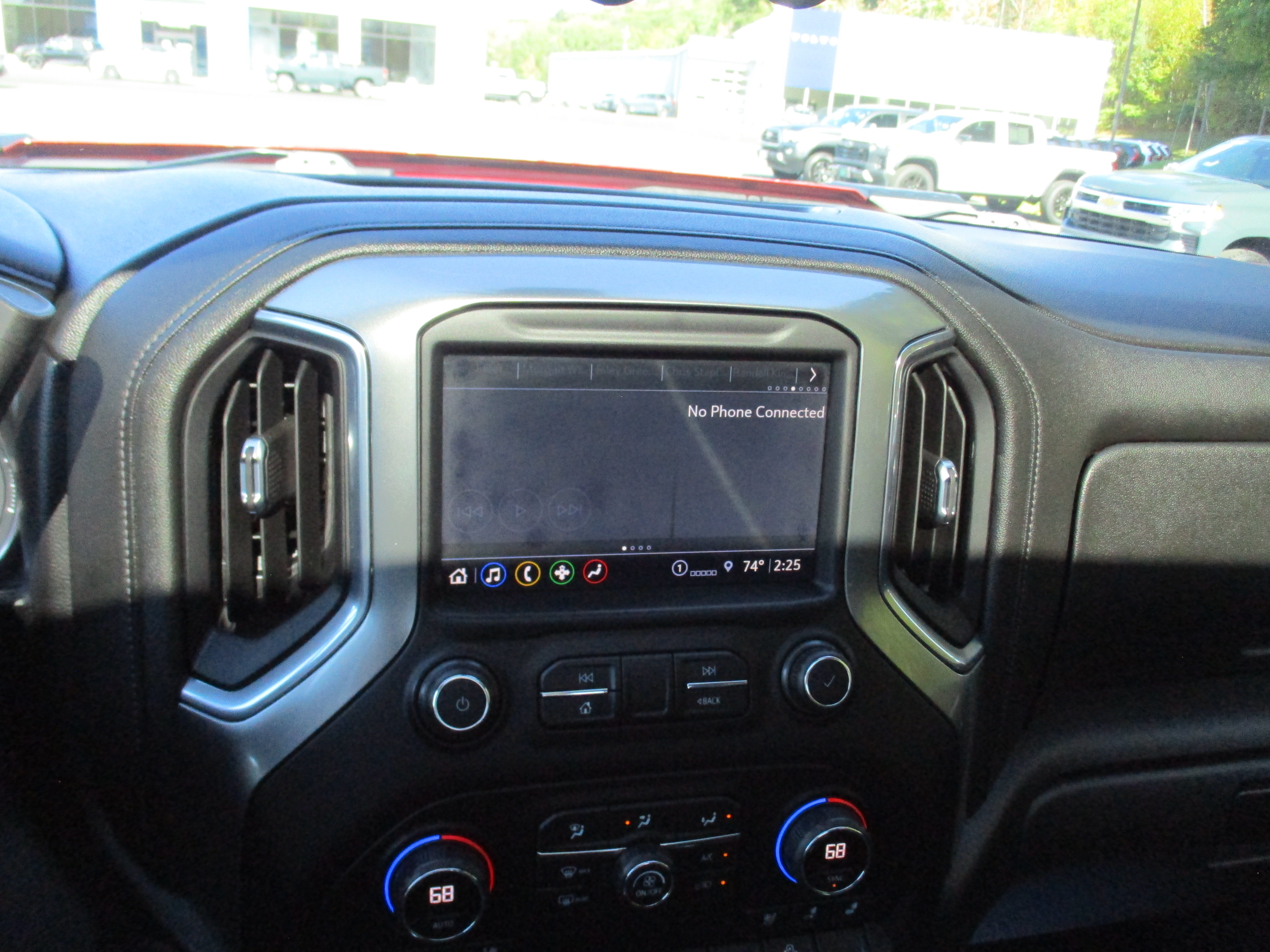 Used 2021 Chevrolet Silverado 2500 LTZ w/ LTZ Convenience Package AWD/4WD image 18