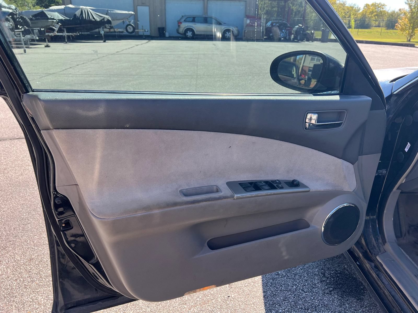 Used 2005 Nissan Altima 2.5 S w/ (S02) Side Airbags Pkg FWD image 10