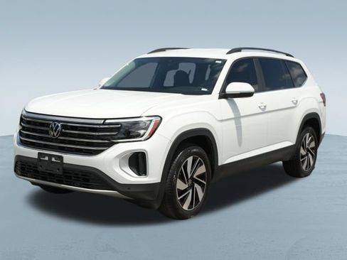 Used 2024 Volkswagen Atlas SE AWD/4WD image 3