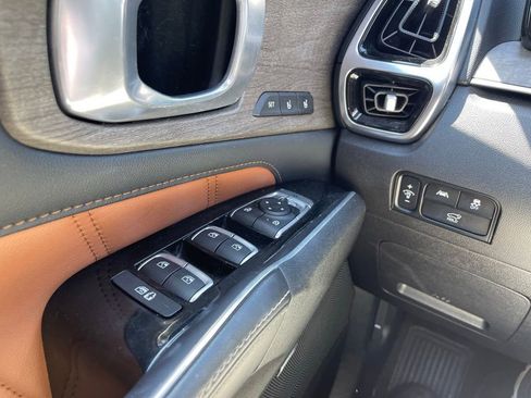 Used 2022 Kia Sorento SX Prestige w/ Rust Color Package AWD/4WD image 12