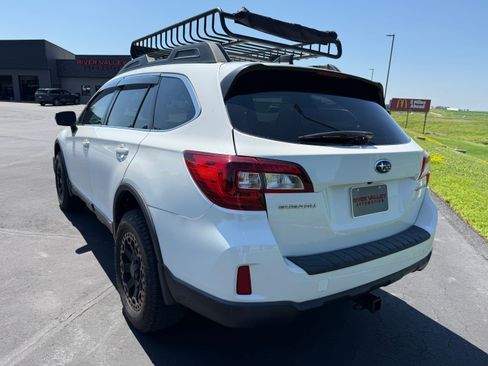 Used 2016 Subaru Outback 2.5i Limited AWD/4WD image 4