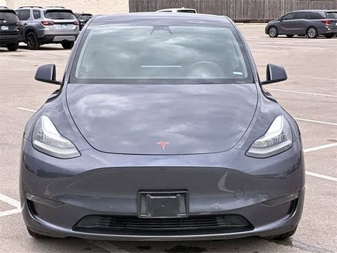 Used 2020 Tesla Model Y Long Range image 9