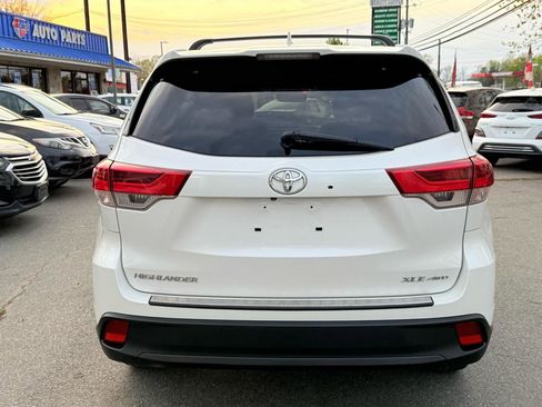 Used 2019 Toyota Highlander XLE image 6