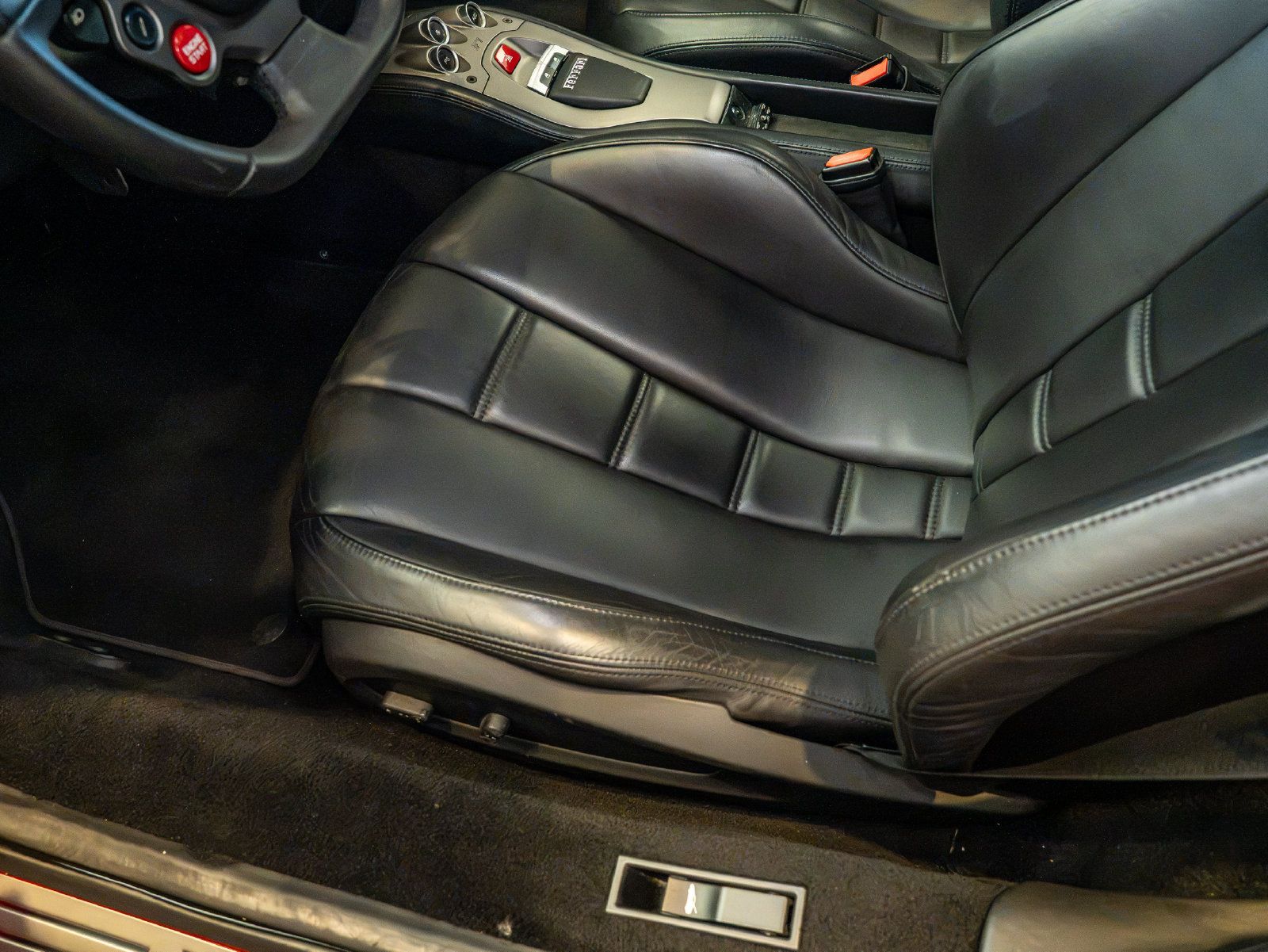 Used 2010 Ferrari 458 Italia Coupe RWD image 12