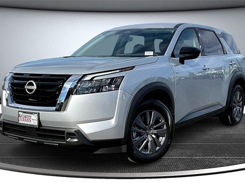 New 2025 Nissan Pathfinder S image 2
