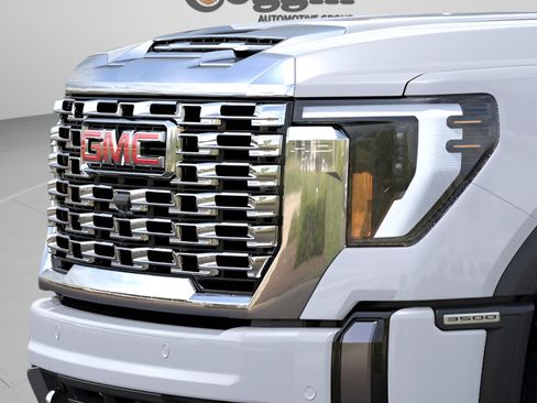 New 2026 GMC Sierra 3500 Denali w/ Denali Reserve Package image 15