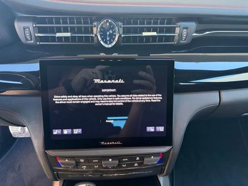 Certified 2022 Maserati Quattroporte GT image 21