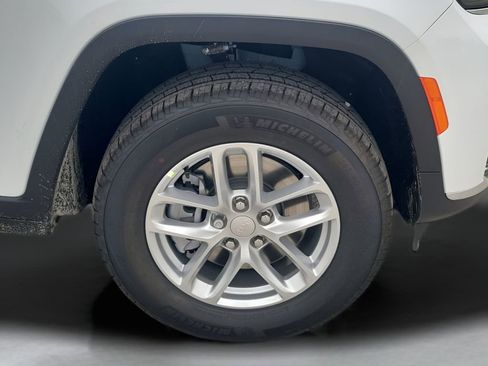 New 2025 Jeep Grand Cherokee L Laredo image 20