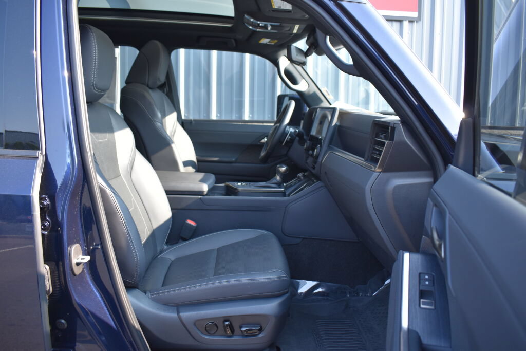 Used 2024 Lexus GX 550 w/ Cold Area Package AWD/4WD image 25