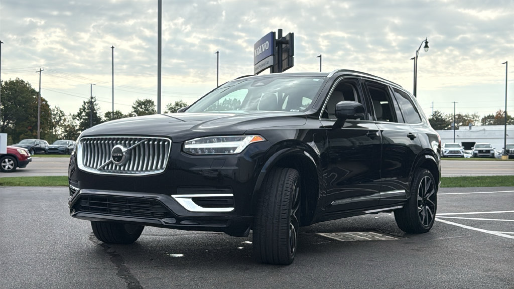 Certified 2024 Volvo XC90 T8 Plus AWD/4WD image 6