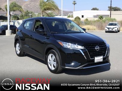 New 2025 Nissan Kicks Play S