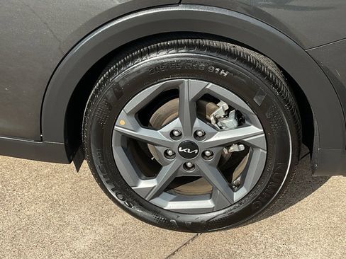 Used 2025 Kia K4 LXS image 8