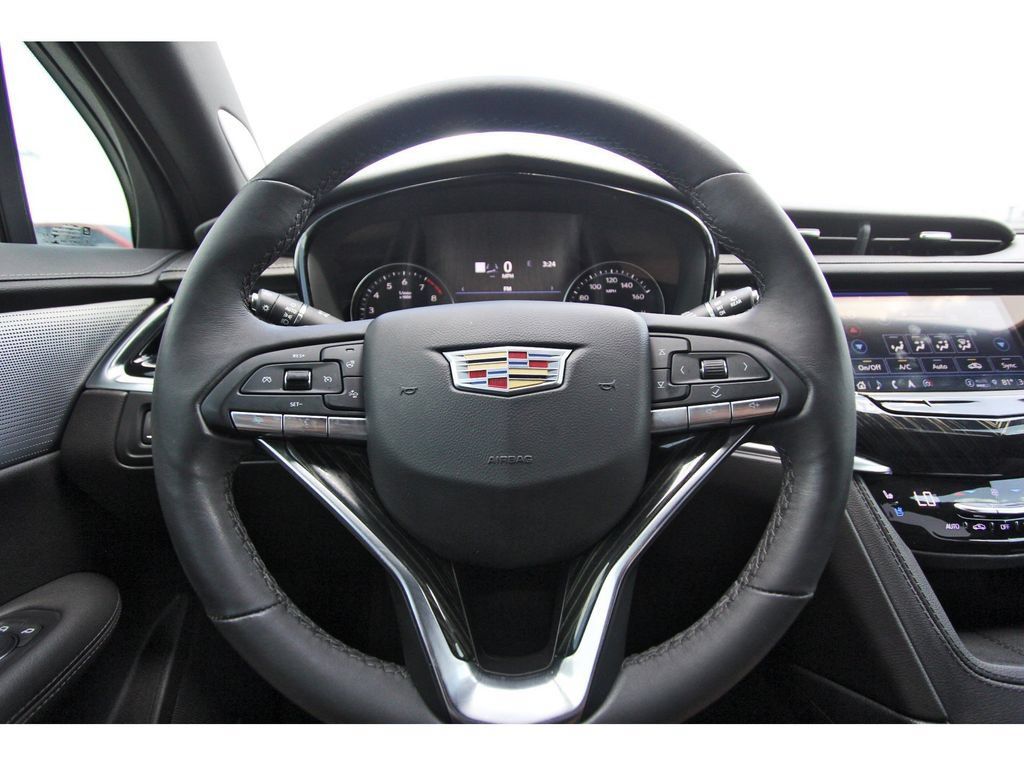 Certified 2023 Cadillac XT6 Premium Luxury w/ Technology Package FWD image 15