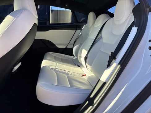 Used 2021 Tesla Model S Plaid image 9