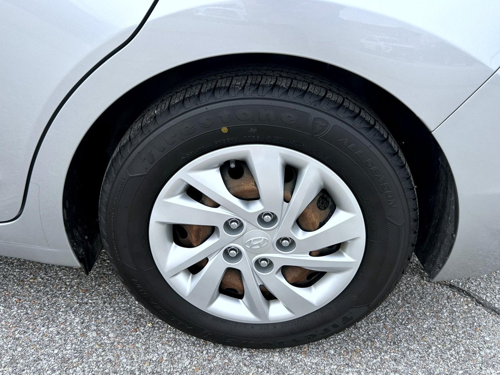 Used 2020 Hyundai Elantra SE FWD image 23