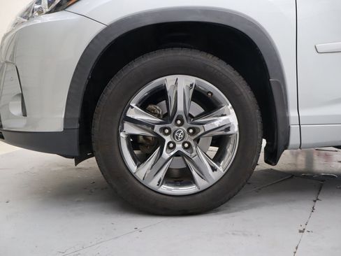 Used 2019 Toyota Highlander Limited Platinum AWD/4WD image 9