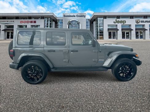 Certified 2022 Jeep Wrangler Unlimited Sahara AWD/4WD image 9