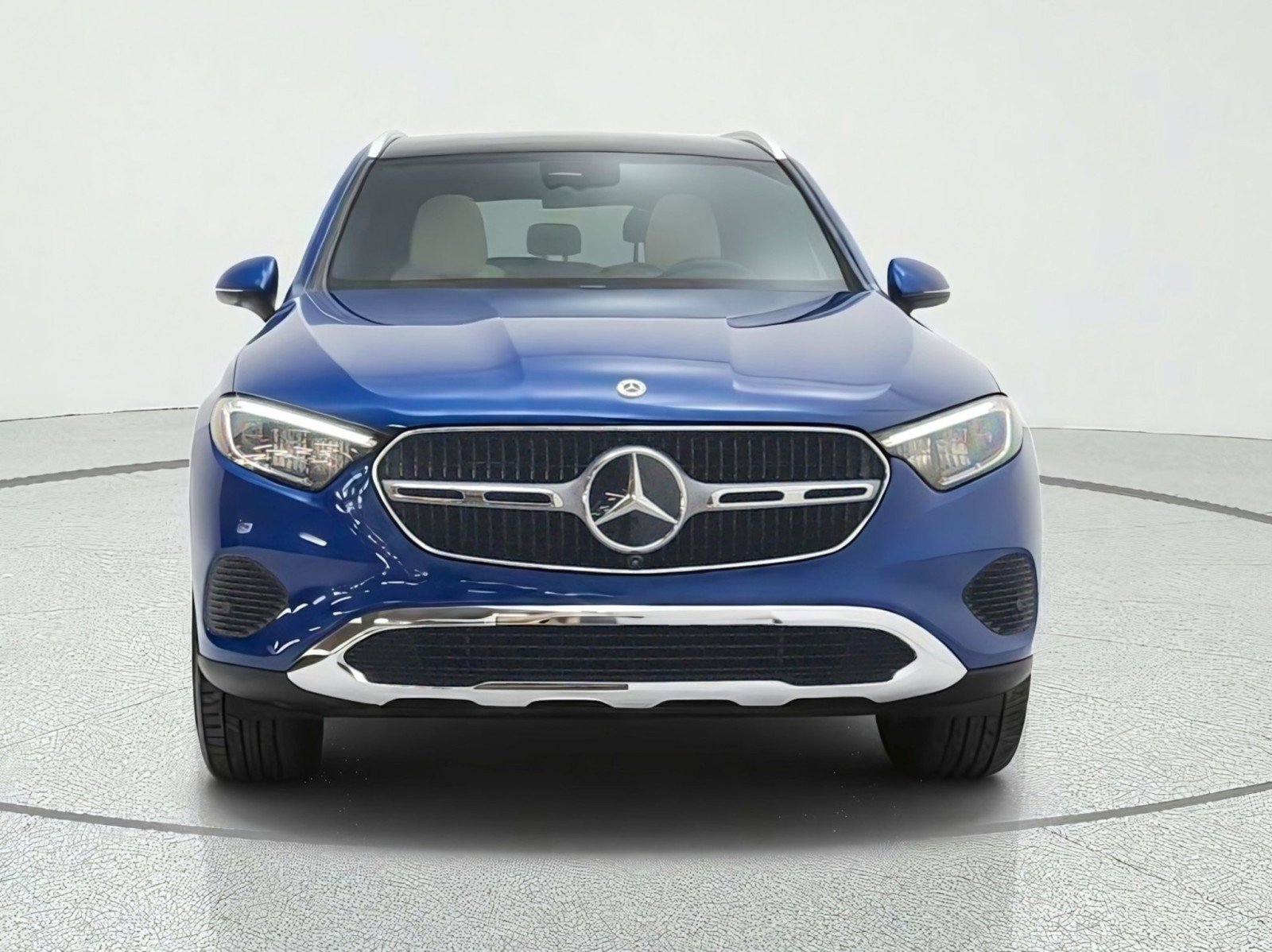 Used 2024 Mercedes-Benz GLC 300 image 2