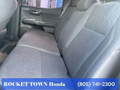 Used 2018 Toyota Tacoma TRD Off-Road image 14