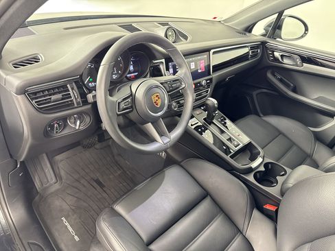 Certified 2026 Porsche Macan image 4