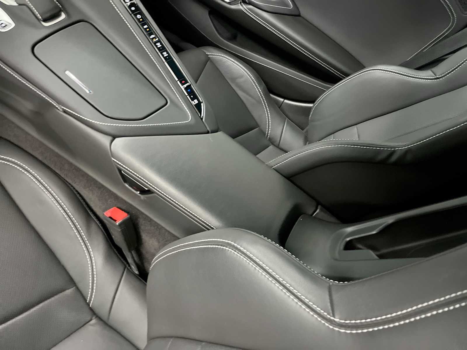 Used 2024 Chevrolet Corvette Stingray Coupe RWD image 28
