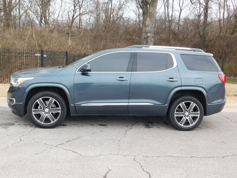Used 2019 GMC Acadia Denali w/ Technology Package image 2