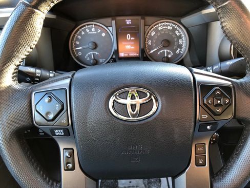 Used 2019 Toyota Tacoma 4x4 Double Cab image 32