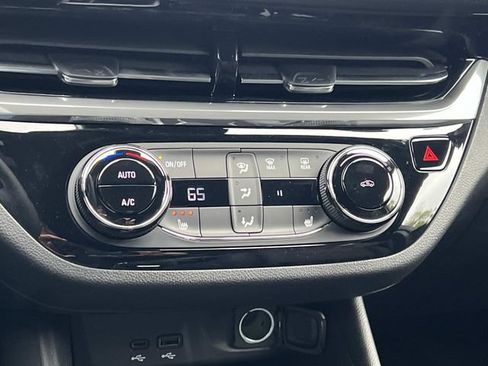 New 2026 Buick Envista Sport Touring FWD image 21