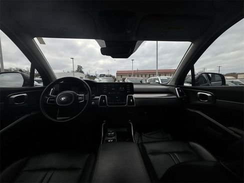 Used 2021 Kia Sorento S image 10