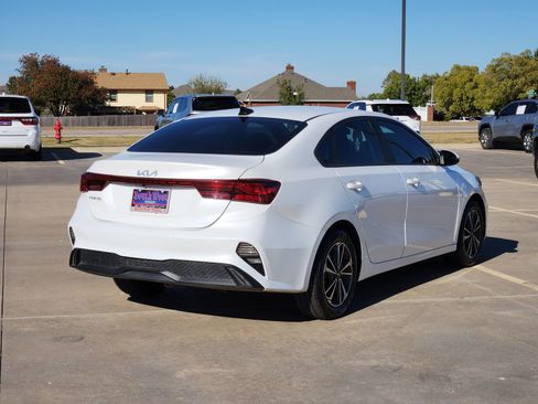 Used 2023 Kia Forte LXS w/ LXS Technology Package image 5