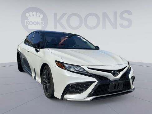 Used 2022 Toyota Camry XSE AWD/4WD image 7