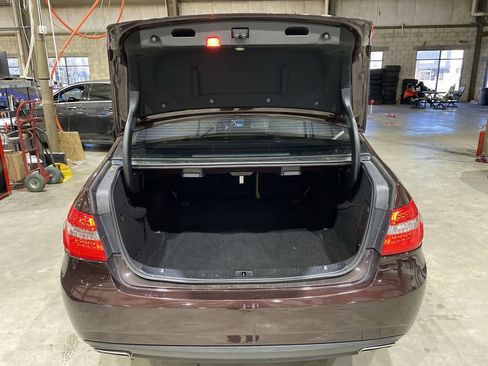Used 2013 Mercedes-Benz E 350 Sedan image 21