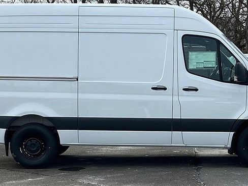 New 2025 Mercedes-Benz Sprinter 2500 image 3