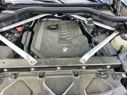 Used 2021 BMW X5 xDrive40i w/ Premium Package AWD/4WD image 18