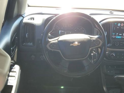 Used 2018 Chevrolet Colorado Z71 AWD/4WD image 11