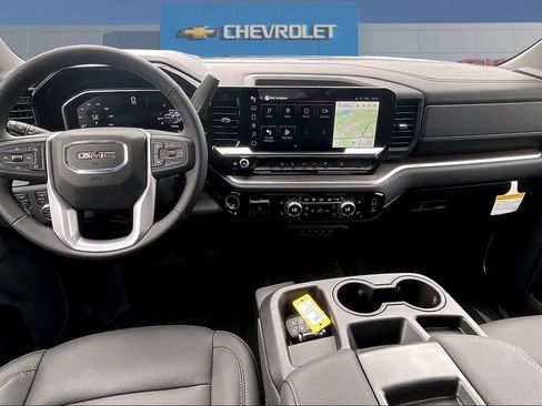 New 2026 GMC Sierra 2500 SLT AWD/4WD image 5
