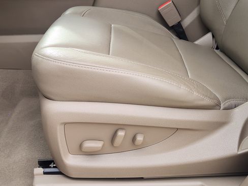 Used 2020 GMC Yukon XL SLT image 28