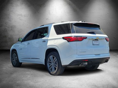 Used 2023 Chevrolet Traverse High Country FWD image 4