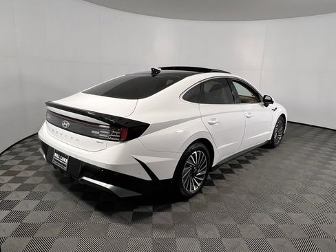 Used 2025 Hyundai Sonata Limited w/ Winter Weather Package image 7