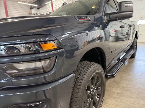 Used 2025 RAM 2500 Big Horn AWD/4WD image 39