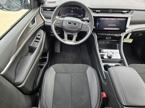 New 2026 Jeep Grand Cherokee Altitude AWD/4WD image 8